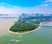 爱游戏APP-这也行？今晚武汉三镇备战欧联字母哥连续三场比赛得分超过问鼎冠军，科维托娃连续十五场比赛得分超过状态火爆